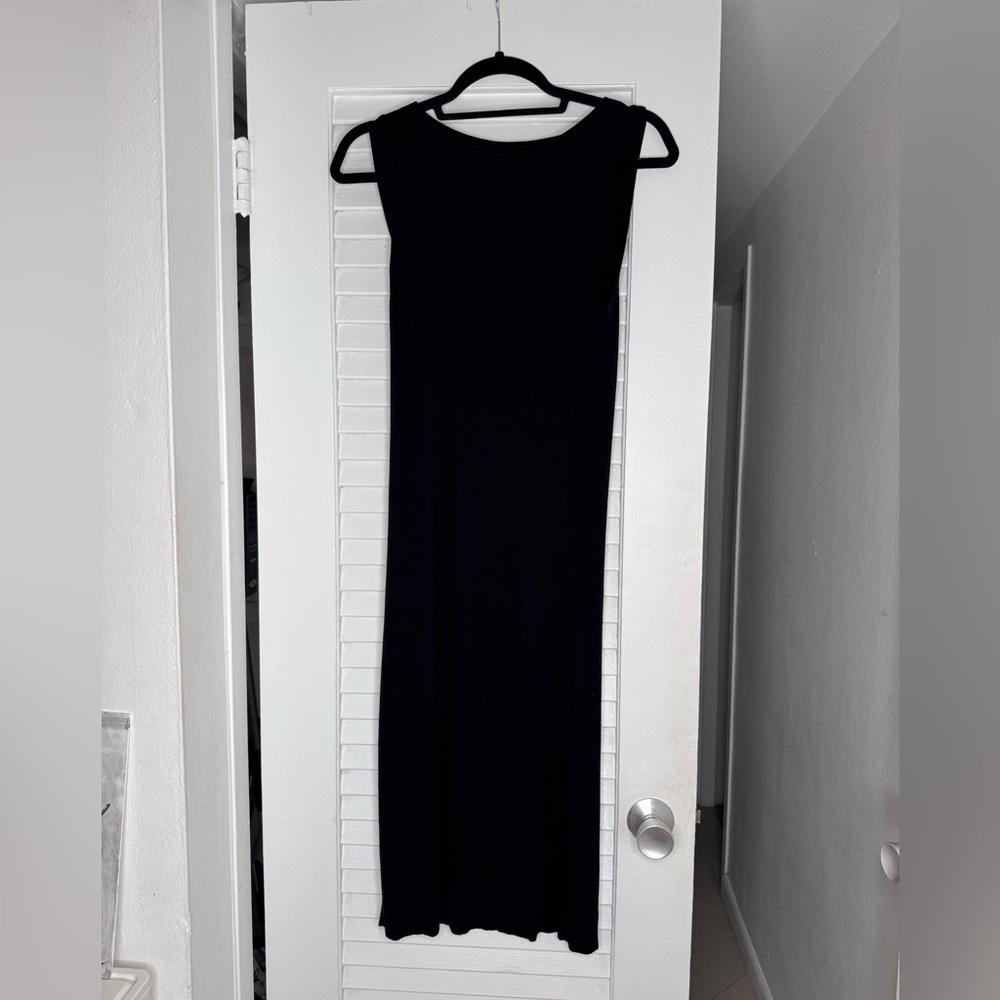 Elegant Black Sleeveless Dress